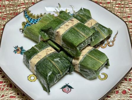 うなぎの笹巻き解凍前 うなぎの笹巻き,食べ物,うなぎの写真素材