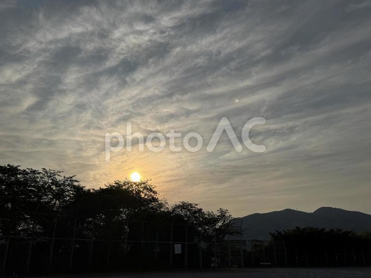 夕暮れの空 夕焼け,夕日,日没の写真素材