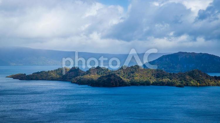 青森県　十和田湖の風景 十和田湖,青森県,湖の写真素材