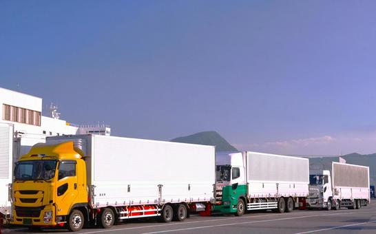 複数のトラック 複数のトラック トラック,車,青空の写真素材