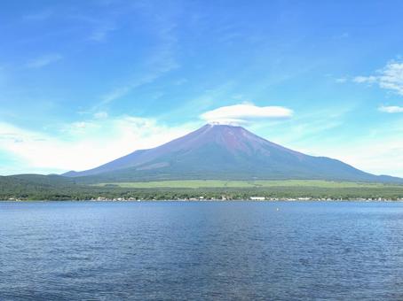 富士山と山中湖 富士山と山中湖の写真