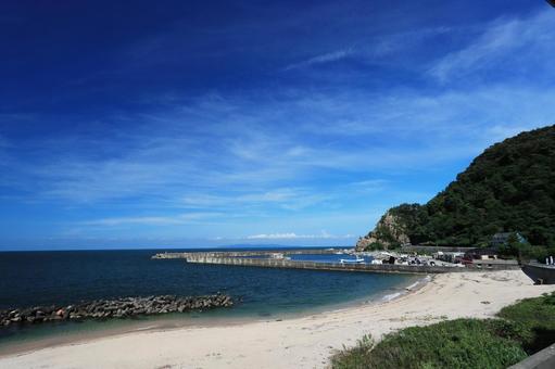 桑川港(新潟県村上市・笹川流れ) 桑川港(新潟県村上市・笹川流れ)の写真