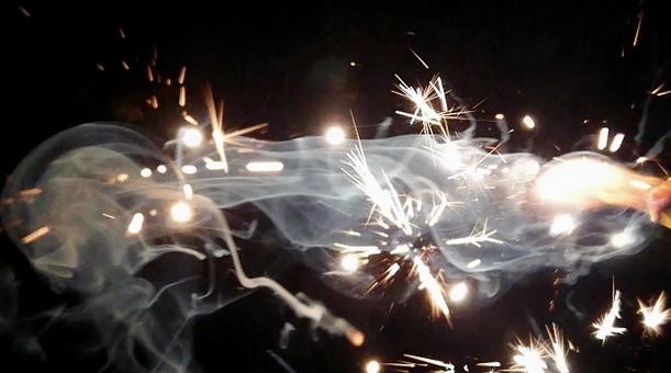 花火「2」 花火,手持ち花火,火の写真素材