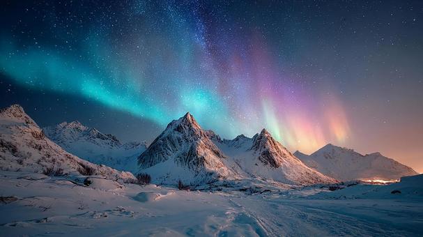 北極圏の夜空を彩る神秘の光 北極圏の夜空を彩る神秘の光の写真