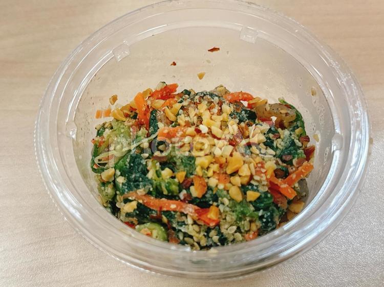 緑黄色野菜の胡麻和え 緑黄色野菜,野菜,胡麻和えの写真素材