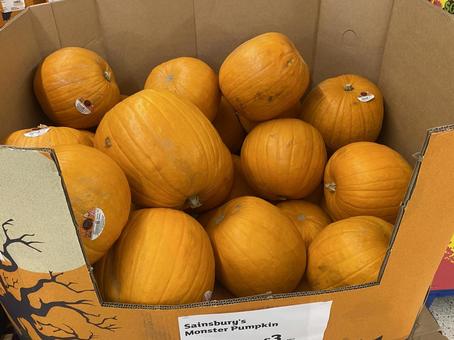 ロンドンのスーパーで売られているカボチャ カボチャ,ハロウィーン,パンプキンの写真素材