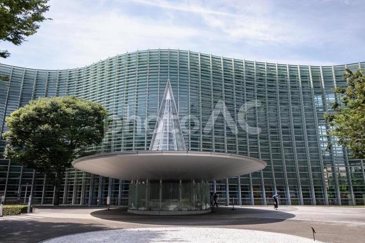 ［東京都港区］国立新美術館 国立新美術館,美術館,現代建築の写真素材