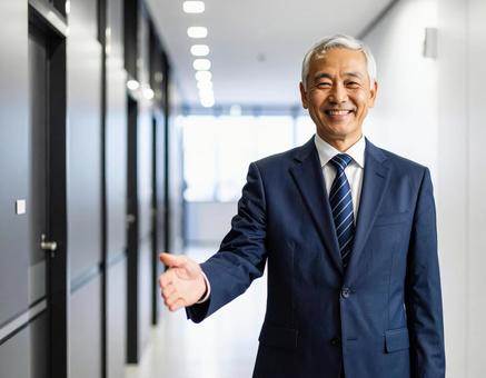 信頼のベテラン営業マン 信頼のベテラン営業マンの写真