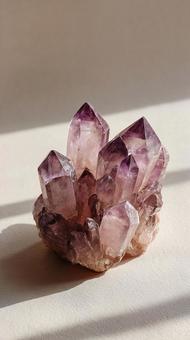 輝く美しいピンククリスタルの写真