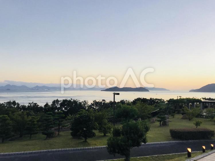 与島から見た瀬戸内海 瀬戸内海,瀬戸大橋,与島の写真素材