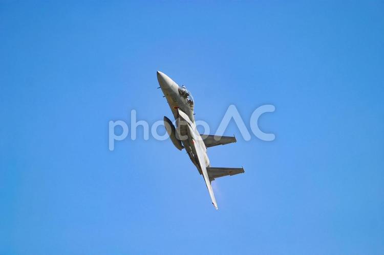 飛行展示中の航空自衛隊 F-15DJ 航空自衛隊,自衛隊,ミリタリーの写真素材