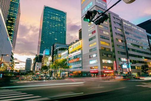【大阪】阪急大阪梅田駅周辺の街並み 梅田,大阪,通勤の写真素材