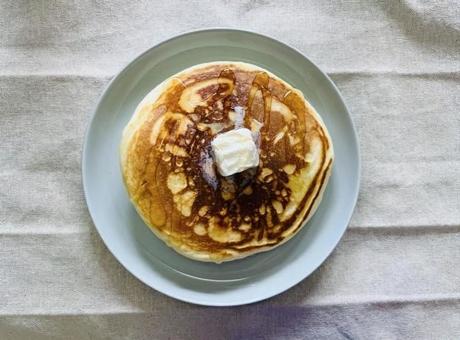 シンプルなホットケーキ シンプルなホットケーキの写真