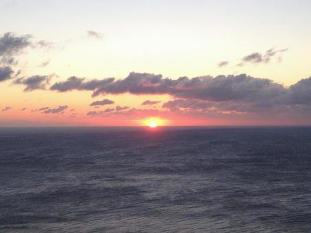朝の訪れ 朝日,海,朝焼けの写真素材