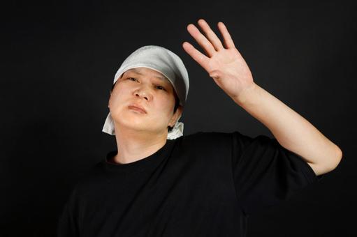 白いバンダナの男性 白いバンダナの男性 男性,バンダナ,白色の写真素材