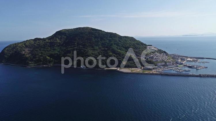 沖合からの玄海島～ドローン空撮 玄海島,玄界灘,福岡市の写真素材