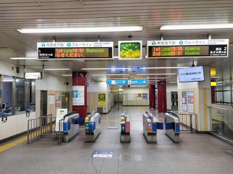 横浜市営地下鉄ブルーライン 中田駅改札口 横浜市営地下鉄ブルーライン 中田駅改札口の写真