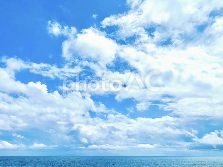 青空と雲と海 青空,空,雲の写真素材