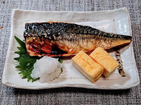焼きさば　大根おろしとだし巻き 食事,焼き魚,晩ごはんの写真素材