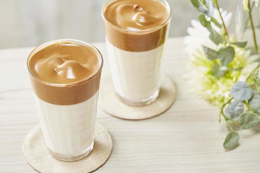 ダルゴナコーヒー ダルゴナコーヒーの写真
