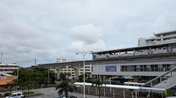 沖縄県那覇市　ゆいレール　小禄駅　駅舎 沖縄県,那覇市,ゆいレールの写真素材