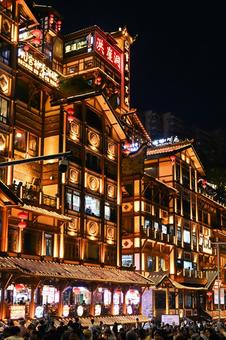 重慶夜景・洪崖洞 洪崖洞,重慶,夜景の写真素材