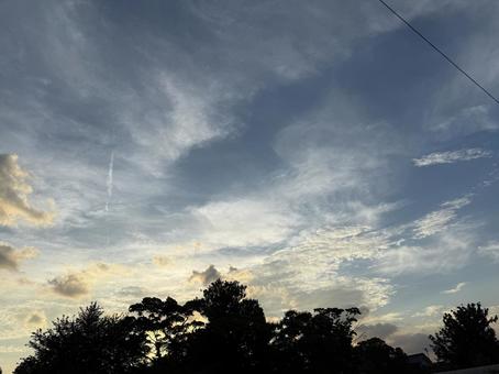 夕方の空模様 夕方の空模様 雲,空,薄暗いの写真素材