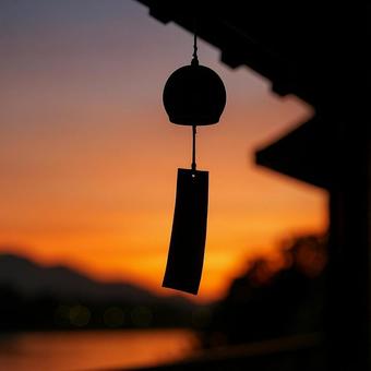 夕暮れの風鈴影 夕暮れの風鈴影の写真