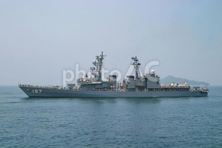 航行する海上自衛隊護衛艦さわぎり 海上自衛隊,自衛隊,ミリタリーの写真素材