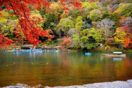 京都・嵐山の秋 京都・嵐山の秋 秋,京都,紅葉の写真素材