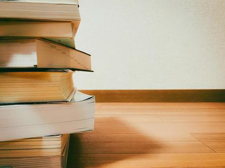 積み上げられた本 積み上げられた本 知識,勉強,仕事の写真素材
