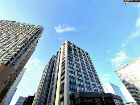 東京のビル街と空 東京のビル街と空 東京,ビル街,青空の写真素材