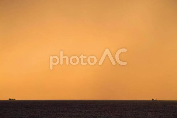 夕日　水平線　夕焼け 夕日,夕焼け,水平線の写真素材