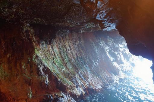 Photo, three sections of caves, sea cave, cave, 