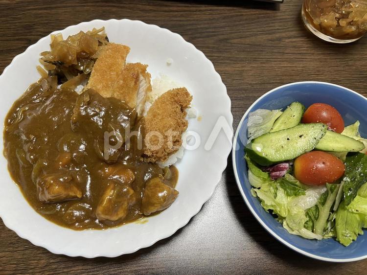 カツカレー カツカレー,カレー,晩御飯の写真素材