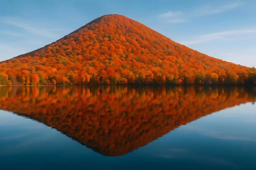 湖面に映る紅葉峰 湖面に映る紅葉峰の写真