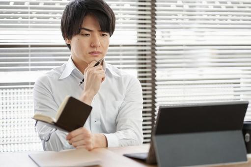 Asian businessman worried about schedule, homem, empresário, horário, JPG