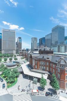 東京駅舎と高層ビル群 東京駅舎と高層ビル群 八重洲,東京駅舎,丸の内の写真素材