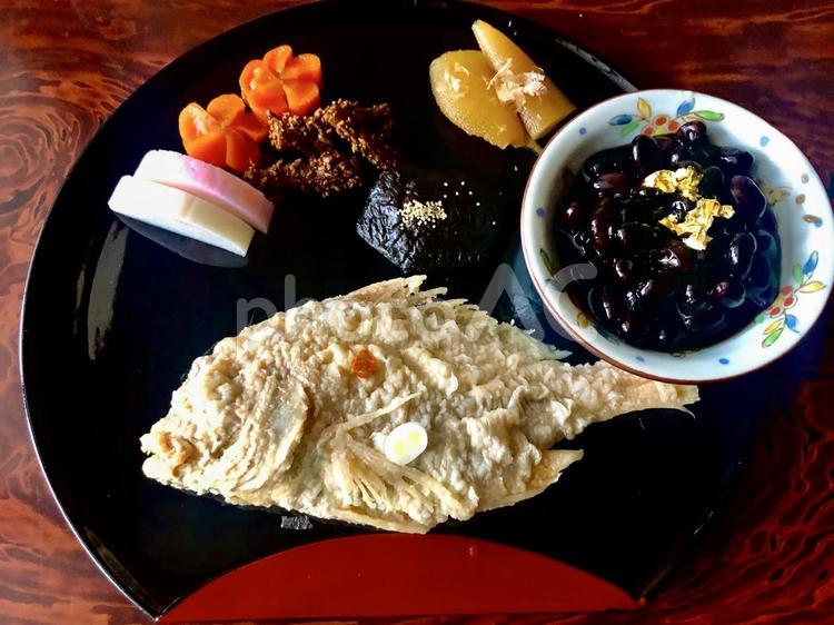 おせち料理の祝い鯛と黒豆 おせち料理,祝い鯛,黒豆の写真素材