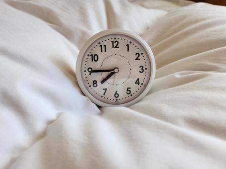 寝坊 目覚まし時計,時計,朝の写真素材