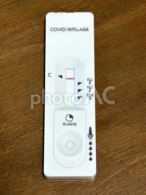 コロナとインフルエンザ　いずれも陰性判定 新型コロナウィルス,コロナ,コロナ感染の写真素材