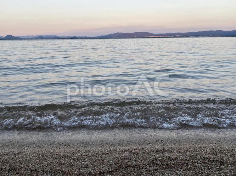 波　砂浜　琵琶湖 砂浜,海,琵琶湖の写真素材