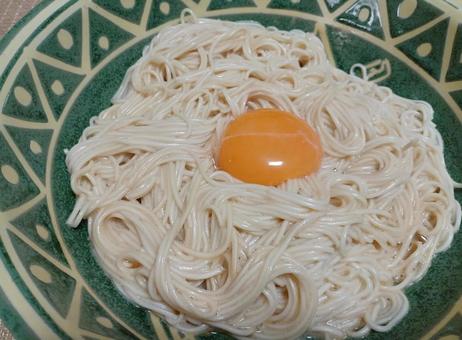 卵かけそうめん 卵かけそうめんの写真