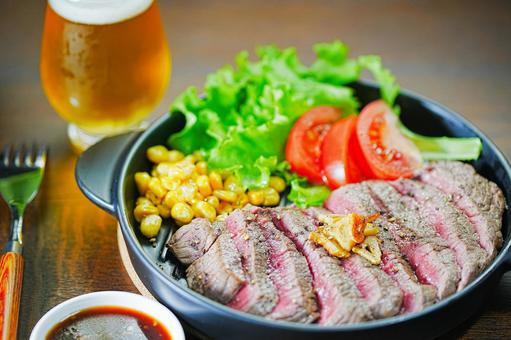 ビール&ビーフステーキの写真