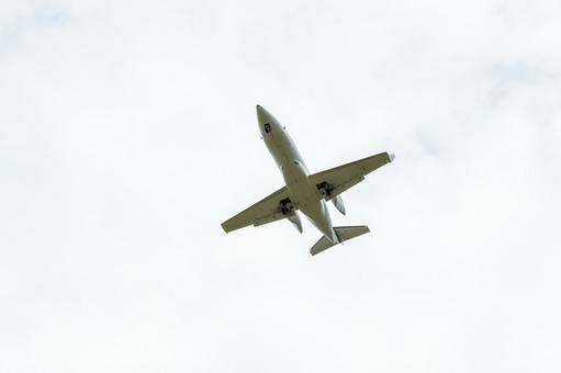 旅立ちの音が響く空港 飛行機,航空機,旅客機の写真素材