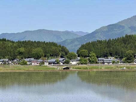 春の福井　奥越前の集落　農村の景色 山奥,自然,昼間の写真素材