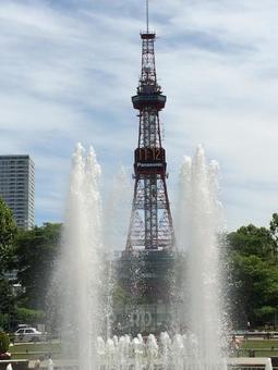 噴水とテレビ塔 噴水とテレビ塔の写真