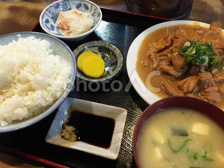 もつ煮込み定食 もつ煮込み定食,定食,モツの写真素材