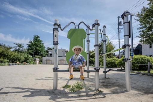 公園で遊ぶ子供 公園で遊ぶ子供 育児,子育て,1人の写真素材