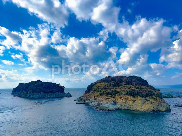 瀬戸内海に浮かぶ二つの島 島,海,空の写真素材